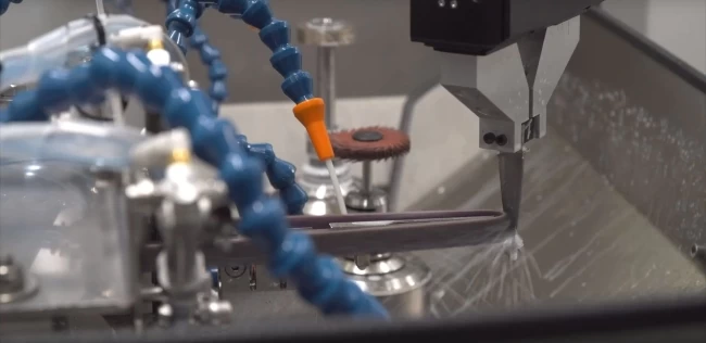 Обработка (шлифовка и полировка) лопатки роботизированным комплексом Pumori Robotics