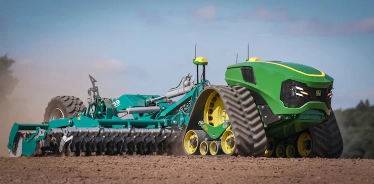 Новый трактор от John Deere