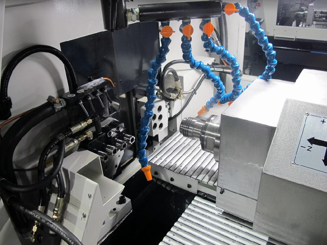 Фото: Токарный автомат продольного точения JINN FA JSL-20AB
